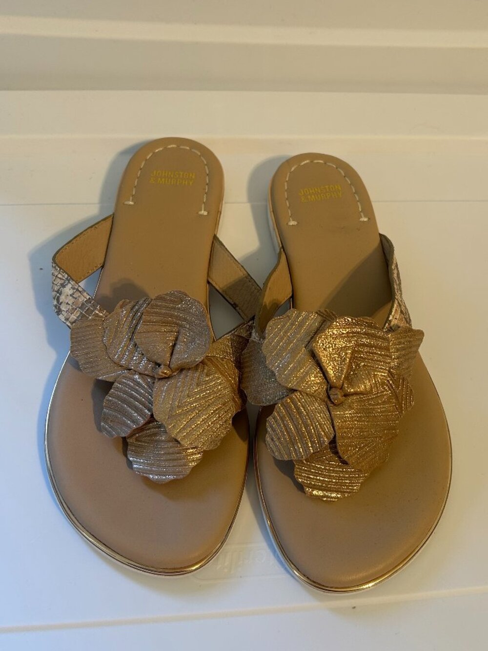 Johnston and Murphy - Tan and Gold Leather Flower Sandals